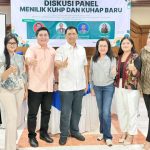 Wakil Dekan I FHIS Singaraja Prof. Dr. Dewa Gede Sudika Mangku, S.H., LL.M. Dosen Ilmu Hukum Undiksha Dr. Ni Putu Rai Yuliartini Bersama Para Alumni Ilmu Hukum Undiksha dan Narasumber.