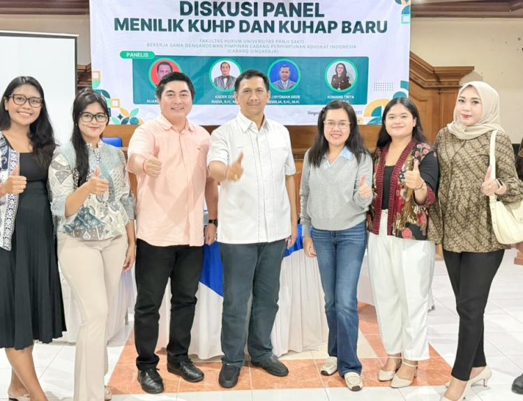 Wakil Dekan I FHIS Singaraja Prof. Dr. Dewa Gede Sudika Mangku, S.H., LL.M. Dosen Ilmu Hukum Undiksha Dr. Ni Putu Rai Yuliartini Bersama Para Alumni Ilmu Hukum Undiksha dan Narasumber.