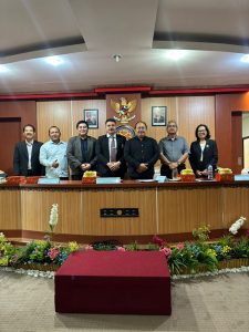 Guru Besar Hukum UNDIKSHA Prof. Dr. Dewa Gede Sudika Mangku, S.H., LL.M Menjadi Penguji Eksternal Pada Ujian Proposal Program Doktor (S3) di FH UNUD