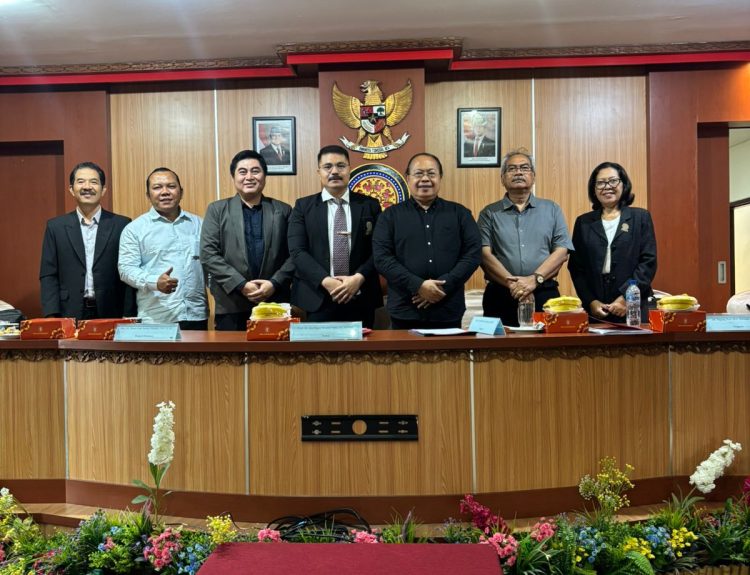 Guru Besar Hukum UNDIKSHA Prof. Dr. Dewa Gede Sudika Mangku, S.H., LL.M Menjadi Penguji Eksternal Pada Ujian Proposal Program Doktor (S3) di FH UNUD