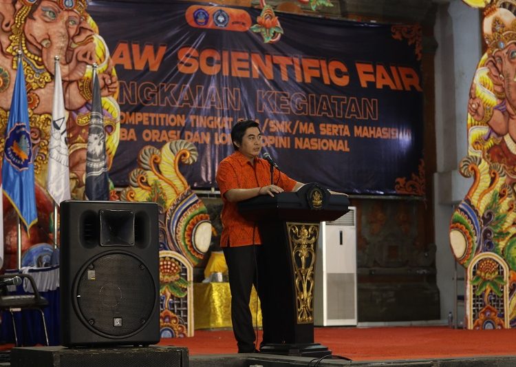 Ketua Jurusan Hukum dan Kewarganegaraan FHIS Undiksha Dr. Dewa Gede Sudika Mangku, S.H., LL.M, menekankan, masa depan bangsa ini berada di tangan generasi muda