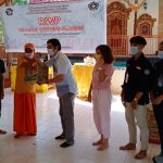 Kegiatan ini dibuka secara resmi oleh Ketua Jurusan Hukum dan Kewarganegaraan, Dr. Dewa Gede Sudika Mangku, S.H., LL.M. Ia juga sekaligus menyerahkan bantuan sosial berupa hands sinitizer, masker medis, sabun, sembako dan ATK serta buku bacaan kepada Ketua Yayasan Panti Asuhan Anandha Seva Dharma, didampingi oleh Koordinator Program Studi Ilmu Hukum, Ni Putu Rai Yuliartini S.H.,M.H, Ketua HMJ Hukum dan Kewarganegaraan dan Ketua Panitia.