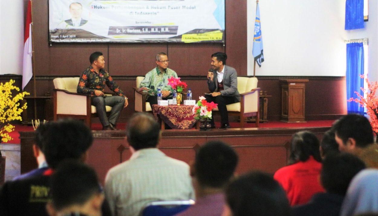 Peningkatan pengetahuan bidang hukum menjadi perhatian serius Jurusan Hukum dan Kewarganegaraan Fakultas Hukum dan Ilmu Sosial (FHIS) Universitas Pendidikan Ganesha (Undiksha). Hal tersebut salah satunya dilakukan melalui kuliah umum dengan menghadirkan Presiden Direktur Sinar Mas Dr. Ir. Hartana, S.H.,M.H.,M.M, Jumat (5/4/2019). Ia menyampaikan materi hukum pertambangan dan pasar modal di Indonesia